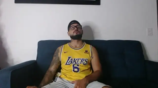 Snapshot of Eric_Evans1 chatting on December 4, 2025, 4:00 am Eric Evans1 online show from December 4, 2025, 4:00 am