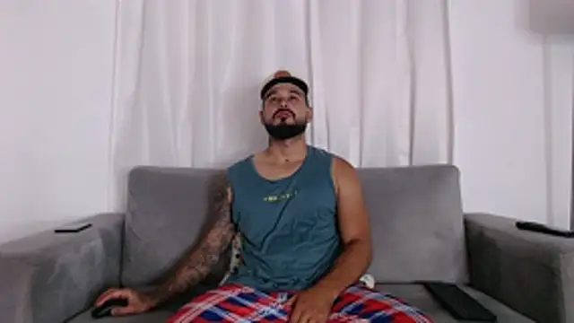 Snapshot of Eric_Evans1 chatting on November 14, 2025, 3:21 am Eric Evans1 online show from November 14, 2025, 3:21 am