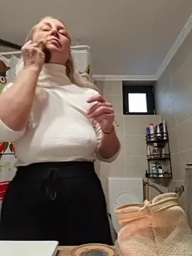 Snapshot of merlyn4 chatting on November 27, 2025, 7:53 am merlyn4 online show from November 27, 2025, 7:53 am