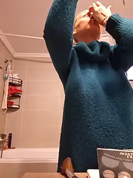 Snapshot of merlyn4 chatting on November 25, 2025, 7:41 am merlyn4 online show from November 25, 2025, 7:41 am