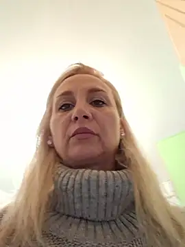 Snapshot of merlyn4 chatting on November 26, 2025, 10:26 am merlyn4 online show from November 26, 2025, 10:26 am