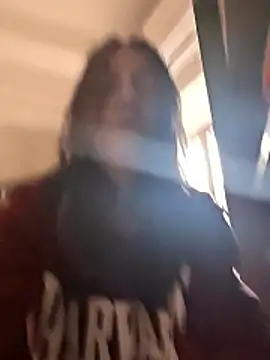 DaisyDea online show from December 1, 2025, 10:05 am