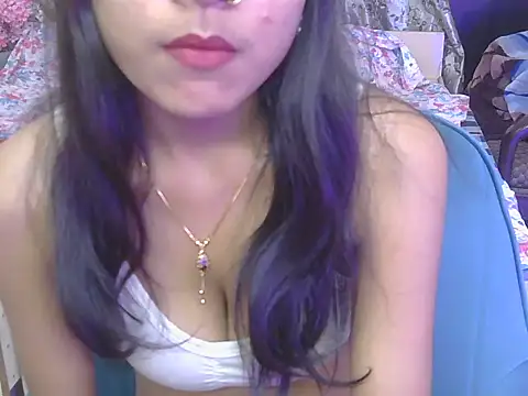 hoty-priya online show from March 16, 2026, 5:44 am