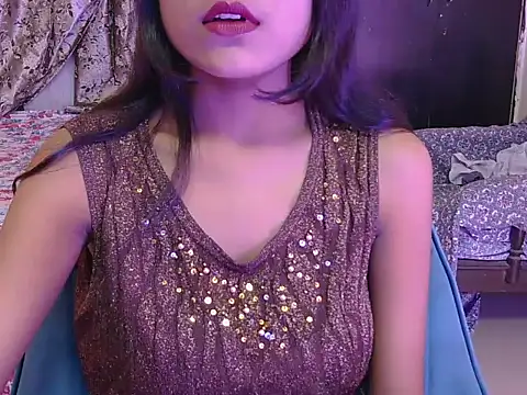 hoty-priya online show from December 15, 2025, 4:51 am