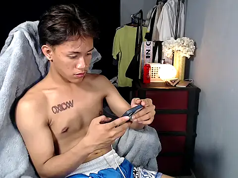 naughtyboyloy 0 online show from January 6, 2026, 5:50 pm