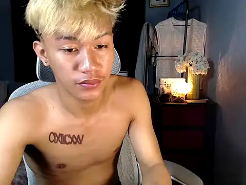 naughtyboyloy 0 online show from December 17, 2025, 7:24 am