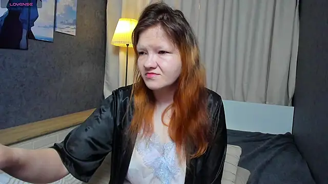 Snapshot of Nora_lovvvv chatting on October 17, 2025, 10:18 am Nora lovvvv online show from October 17, 2025, 10:18 am