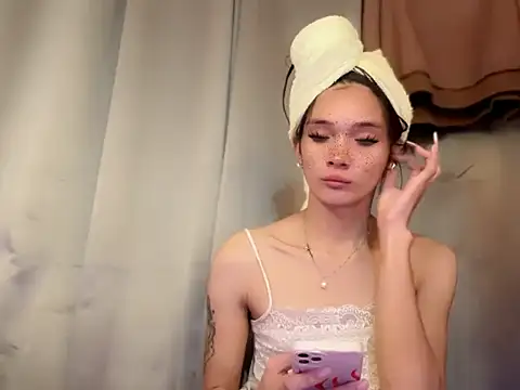 Snapshot of anastasia_cums chatting on October 28, 2025, 6:01 am anastasia cums online show from October 28, 2025, 6:01 am