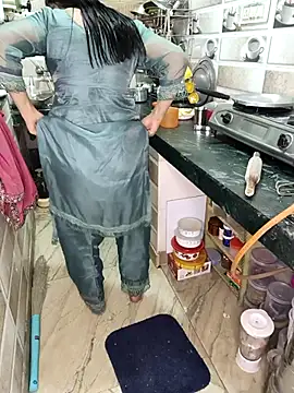 PRIYA 22 online show from November 16, 2025, 6:12 pm