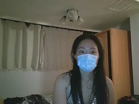 candy00009 online show from April 15, 2026, 12:21 pm