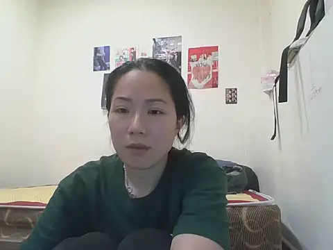 candy00009 online show from April 5, 2026, 3:08 pm