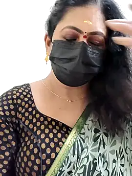 Snapshot of Sweetie_swetha37 chatting on December 19, 2025, 10:17 am Sweetie swetha37 online show from December 19, 2025, 10:17 am