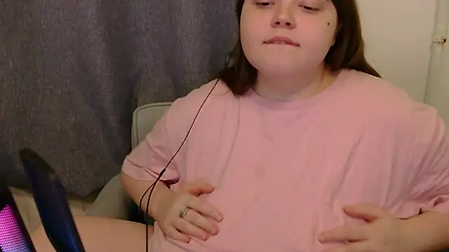 brattyprincessemma online show from November 12, 2025, 6:06 am