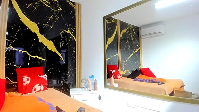 Snapshot of AdrianaVegga chatting on November 29, 2025, 3:39 am AdrianaVegga online show from November 29, 2025, 3:39 am