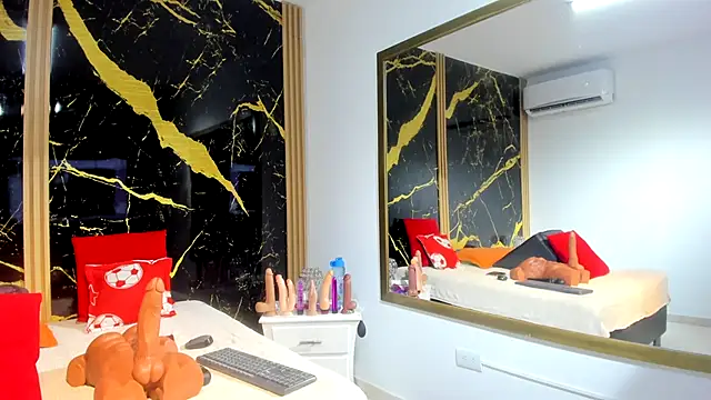 Snapshot of AdrianaVegga chatting on November 23, 2025, 3:16 am AdrianaVegga online show from November 23, 2025, 3:16 am