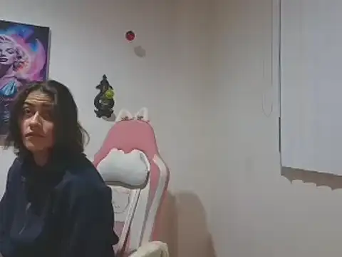 Crystal Star  online show from December 23, 2025, 10:25 am