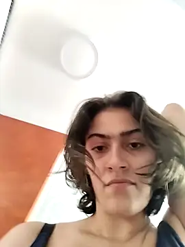 Crystal Star  online show from December 5, 2025, 5:22 pm