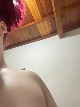 Enyagleam  online show from November 16, 2025, 2:05 am