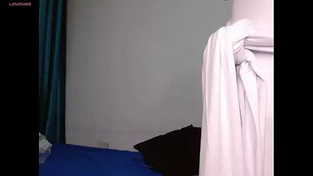 Gia Lee online show from November 16, 2025, 3:22 am