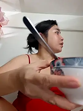 Minn-cute online show from April 6, 2026, 2:51 am