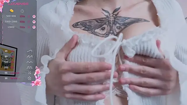 Snapshot of Sonia_Jones chatting on October 25, 2025, 6:30 pm Sonia Jones online show from October 25, 2025, 6:30 pm