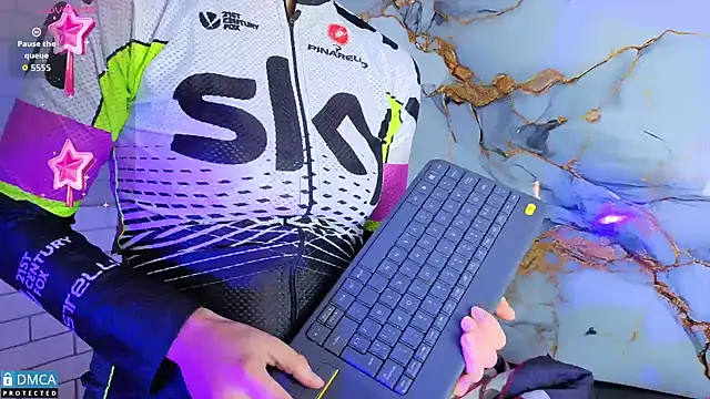 Snapshot of nena_cupcake_ chatting on October 18, 2025, 11:12 am nena cupcake online show from October 18, 2025, 11:12 am