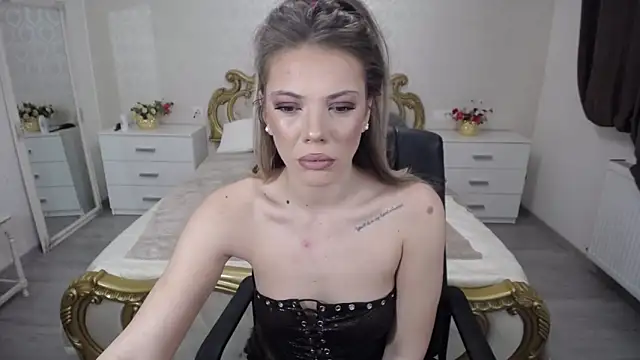 Snapshot of AmberTop chatting on April 9, 2026, 9:04 am AmberTop online show from April 9, 2026, 9:04 am
