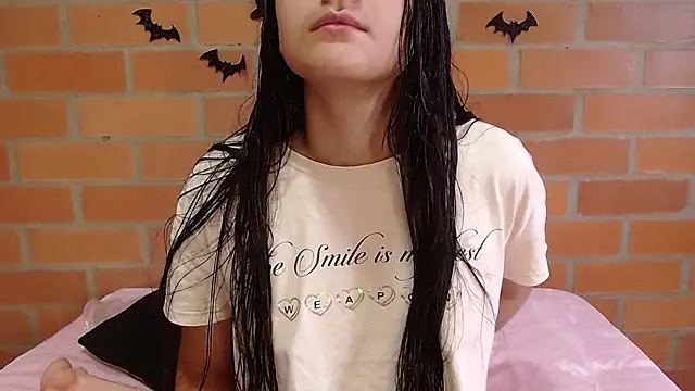 Snapshot of Montserrat_Jay chatting on October 29, 2025, 1:54 pm Montserrat Jay online show from October 29, 2025, 1:54 pm