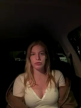 Snapshot of Chloemillerrxx chatting on September 29, 2025, 6:13 pm Chloemillerrxx online show from September 29, 2025, 6:13 pm