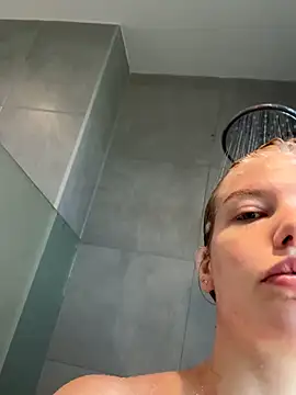 Snapshot of Chloemillerrxx chatting on September 24, 2025, 12:33 pm Chloemillerrxx online show from September 24, 2025, 12:33 pm