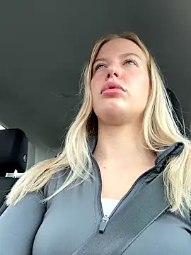 Snapshot of Chloemillerrxx chatting on September 13, 2025, 2:17 pm Chloemillerrxx online show from September 13, 2025, 2:17 pm