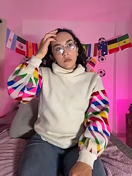 alehia cute online show from June 19, 2026, 11:53 pm