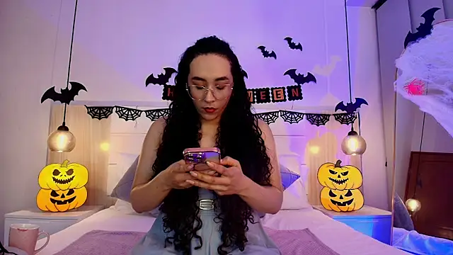 Snapshot of alehia_cute chatting on October 26, 2025, 9:26 pm alehia cute online show from October 26, 2025, 9:26 pm