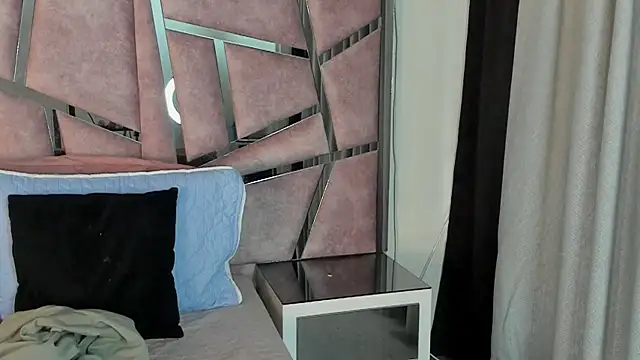 HaileyDuke online show from October 30, 2025, 12:25 pm