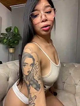 Maddy Piink online show from September 12, 2025, 11:04 pm