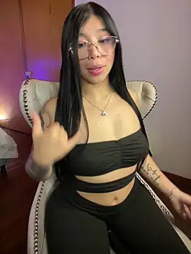 Maddy Piink online show from September 30, 2025, 9:43 pm