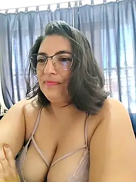 Snapshot of lina_maria99 chatting on November 12, 2025, 7:18 pm lina maria99 online show from November 12, 2025, 7:18 pm