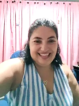 Snapshot of lina_maria99 chatting on December 16, 2025, 11:42 pm lina maria99 online show from December 16, 2025, 11:42 pm