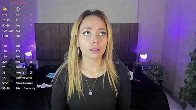 LanaMills  online show from December 23, 2025, 3:50 am