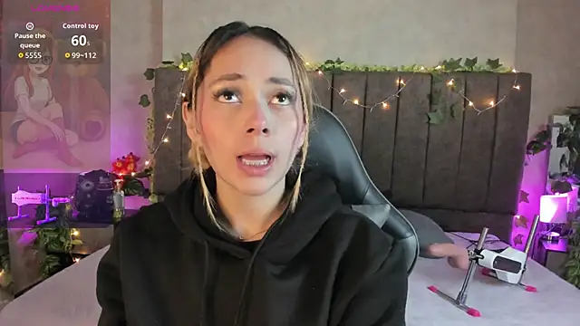 LanaMills  online show from February 19, 2026, 5:26 am