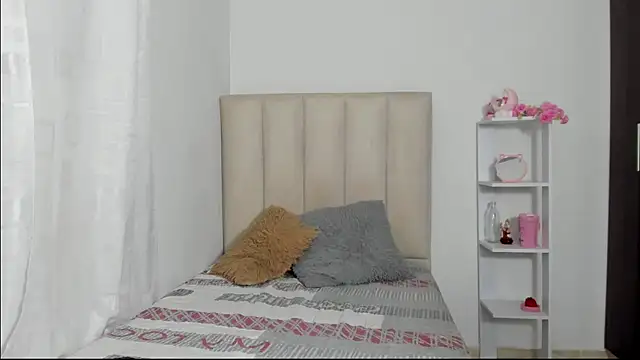 ImEmily444 online show from November 28, 2025, 12:00 am