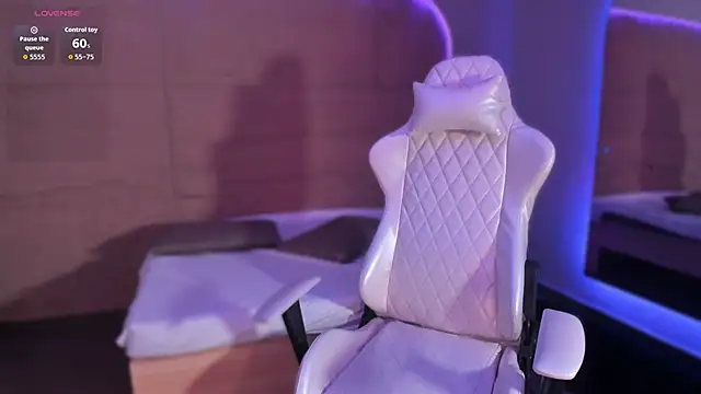 Snapshot of HannahMontgomery chatting on November 21, 2025, 4:06 pm HannahMontgomery online show from November 21, 2025, 4:06 pm