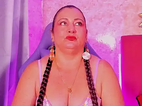 PalomaLombardi online show from November 17, 2025, 8:02 pm