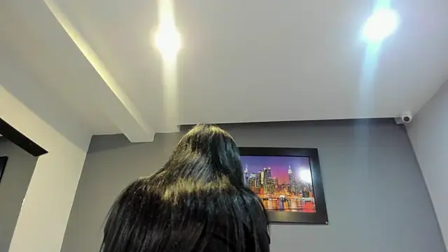 Snapshot of CharlotteCottin chatting on May 18, 2026, 1:05 pm CharlotteCottin online show from May 18, 2026, 1:05 pm
