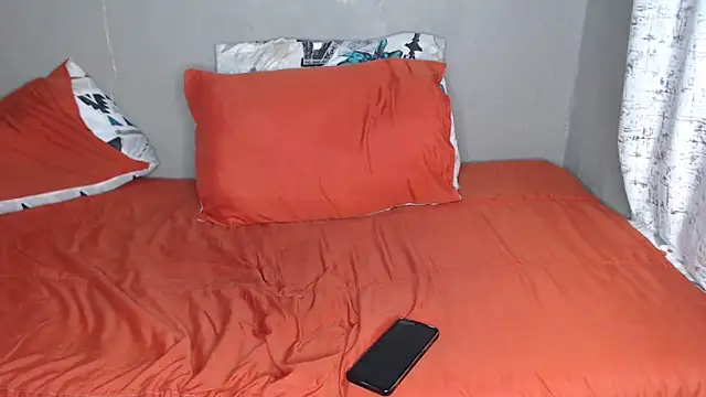 Snapshot of Lunalee chatting on February 8, 2026, 1:47 am Lunalee online show from February 8, 2026, 1:47 am