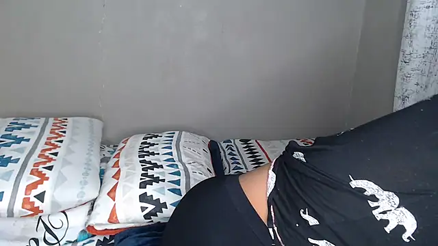 Snapshot of Lunalee chatting on January 14, 2026, 6:11 pm Lunalee online show from January 14, 2026, 6:11 pm