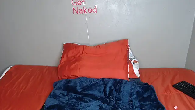 Snapshot of Lunalee chatting on November 12, 2025, 5:50 pm Lunalee online show from November 12, 2025, 5:50 pm