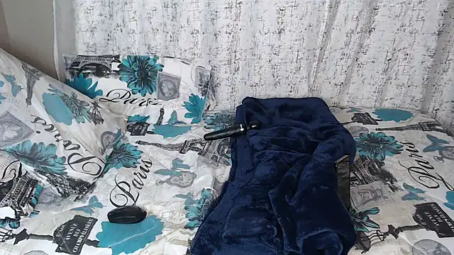 Snapshot of Lunalee chatting on January 7, 2026, 7:52 pm Lunalee online show from January 7, 2026, 7:52 pm