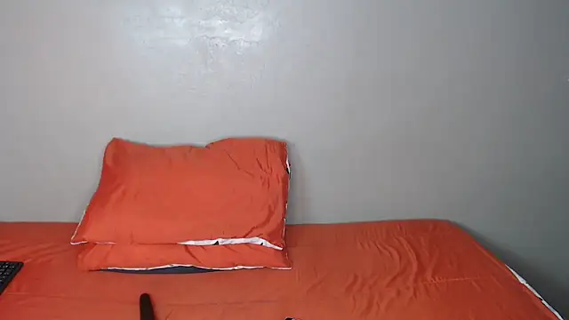 Snapshot of Lunalee chatting on December 2, 2025, 1:28 am Lunalee online show from December 2, 2025, 1:28 am