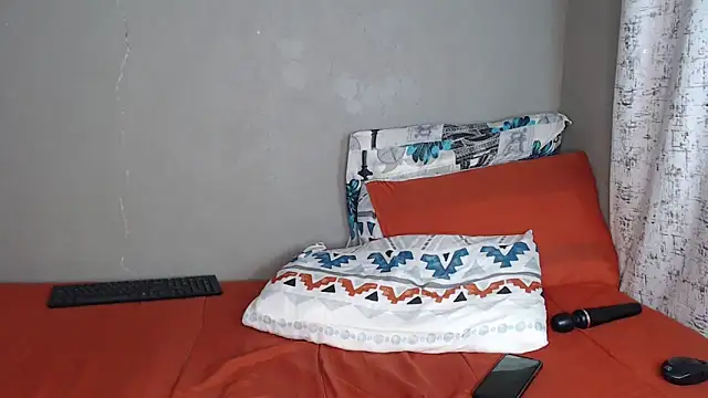 Snapshot of Lunalee chatting on February 4, 2026, 11:11 pm Lunalee online show from February 4, 2026, 11:11 pm